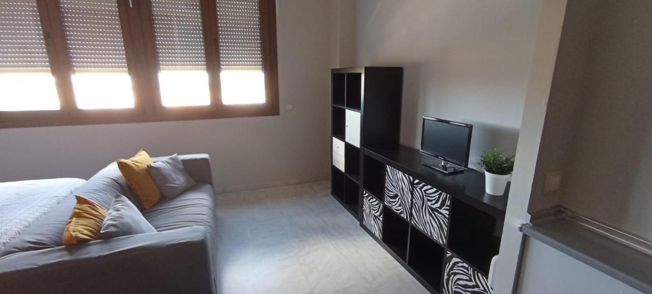 Apartamento Fibes Y Congresos เซบีญา ภายนอก รูปภาพ